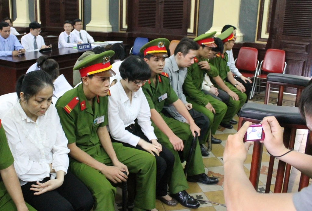 Chi gai Huyen Nhu ra tu lai di ban trung vit lon de nuoi con hinh anh