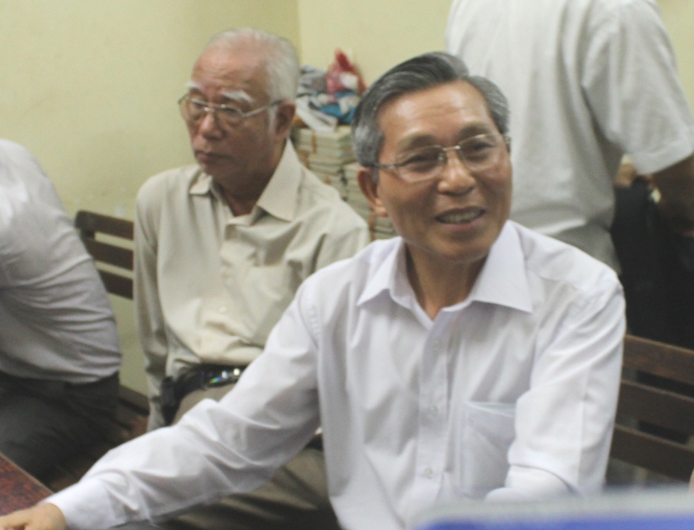 Nguyen hieu truong DH Hung Vuong thua kien hinh anh