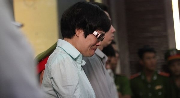 Huyen Nhu khoc nuc no khi bi tuyen tu chung than hinh anh