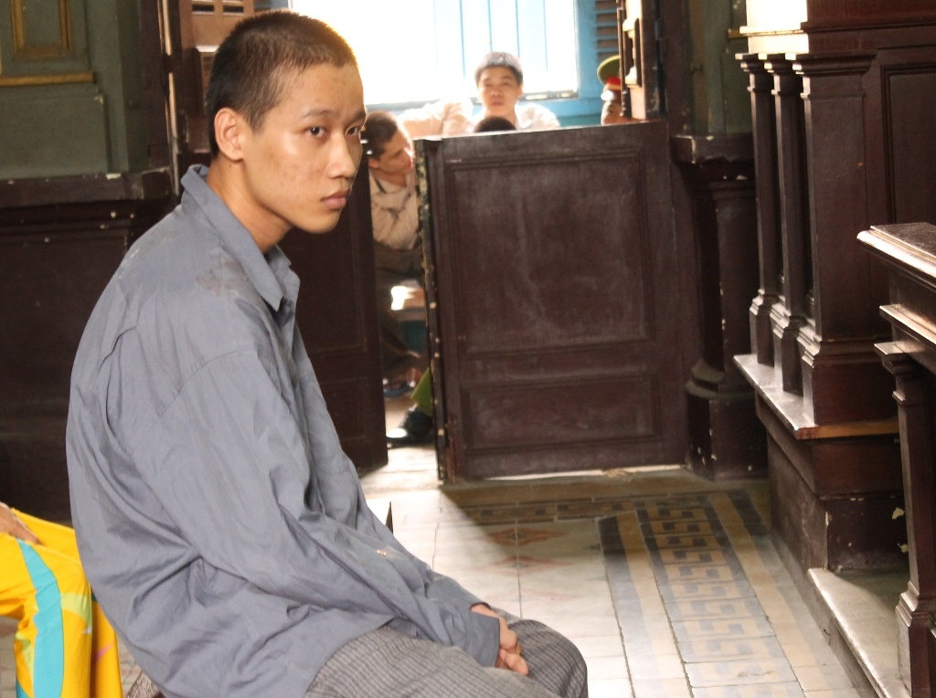 Ve que an Tet, con trai dam chet cha ruot hinh anh