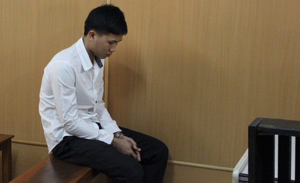 Linh 12 nam tu vi 'quan he' voi nguoi yeu nhi hinh anh