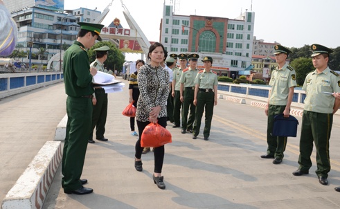 Lua ban ca nguoi nuoc ngoai hinh anh