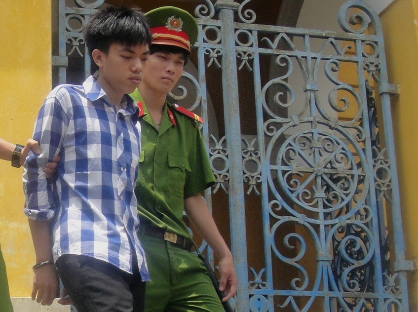 Bang 9X dam chet nguoi vi xin tien khong cho hinh anh