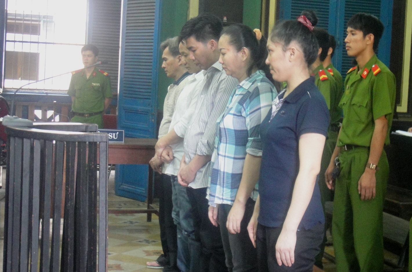 Tu hinh nguoi phu nu chuyen buon ma tuy hinh anh