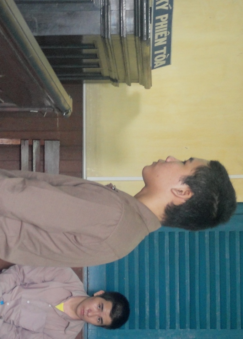 Quan he voi nguoi yeu nhi, 2 thanh nien lanh an nang hinh anh