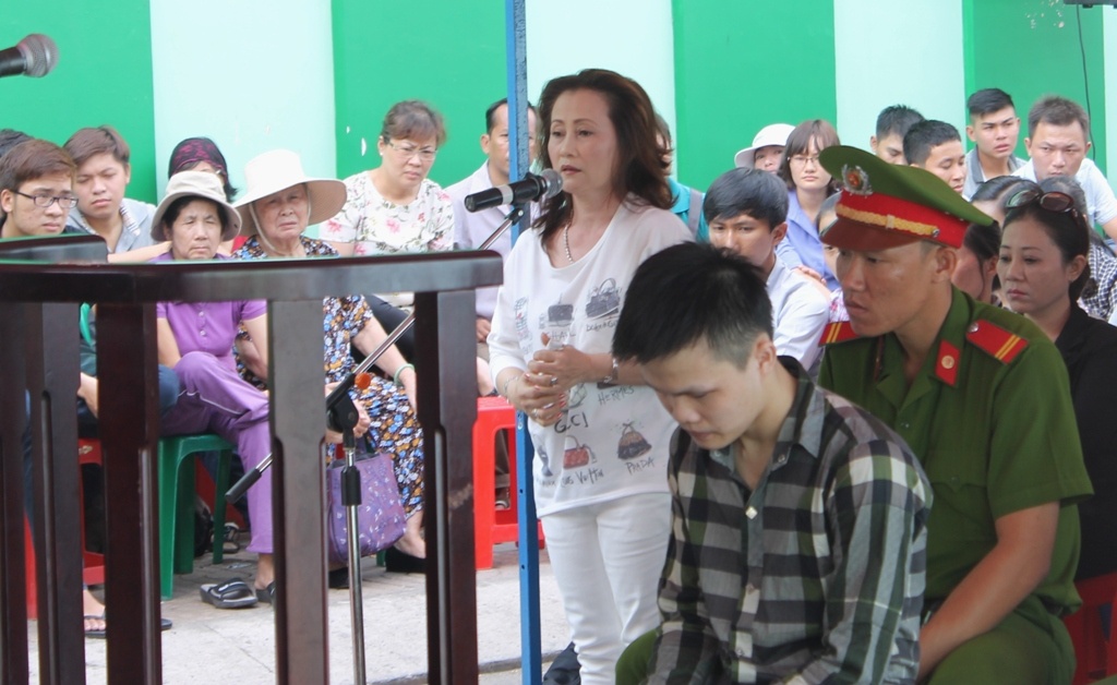 Long bao dung cua nhung nguoi me tai phien toa hinh anh