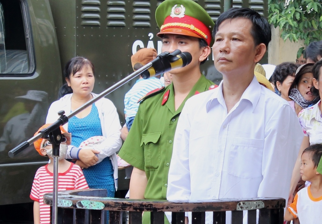 Chu giet chet chau vi tieng cho sua hinh anh