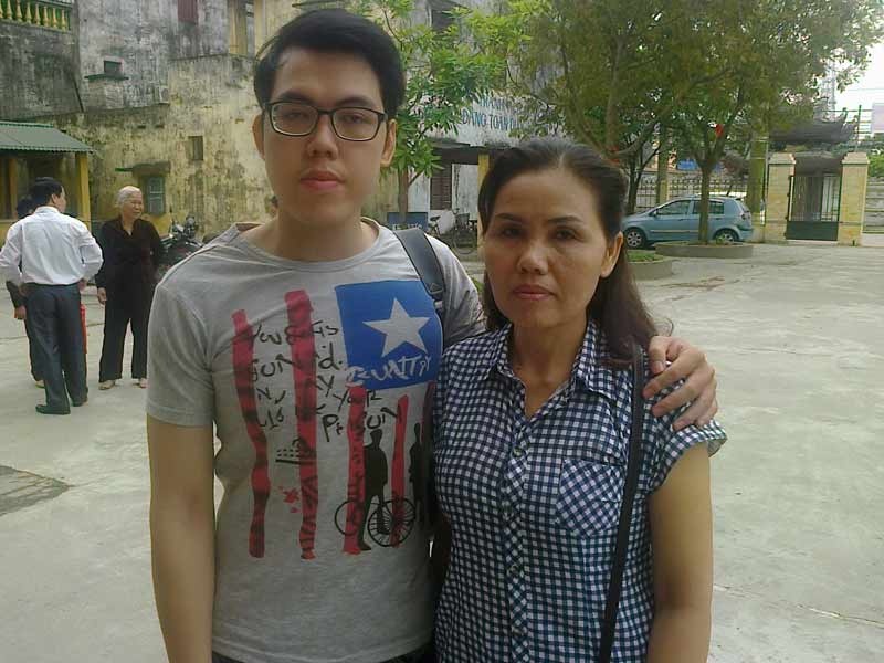 Mot kiep nguoi dang sau ban an oan hinh anh