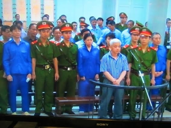 Bat giam them 4 bi cao trong vu an 'bau' Kien hinh anh