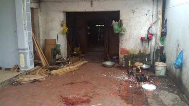 Nhap vien vi bi nghich tu danh bang bua dinh hinh anh