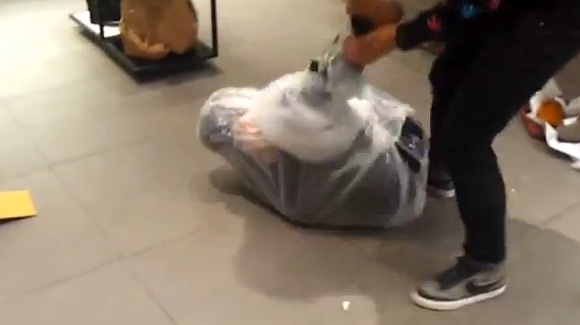 Dim chet con nguoi tinh, lanh an chung than hinh anh