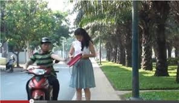 Cuop nham cua hang xom roi dem tra van bi phat tu hinh anh