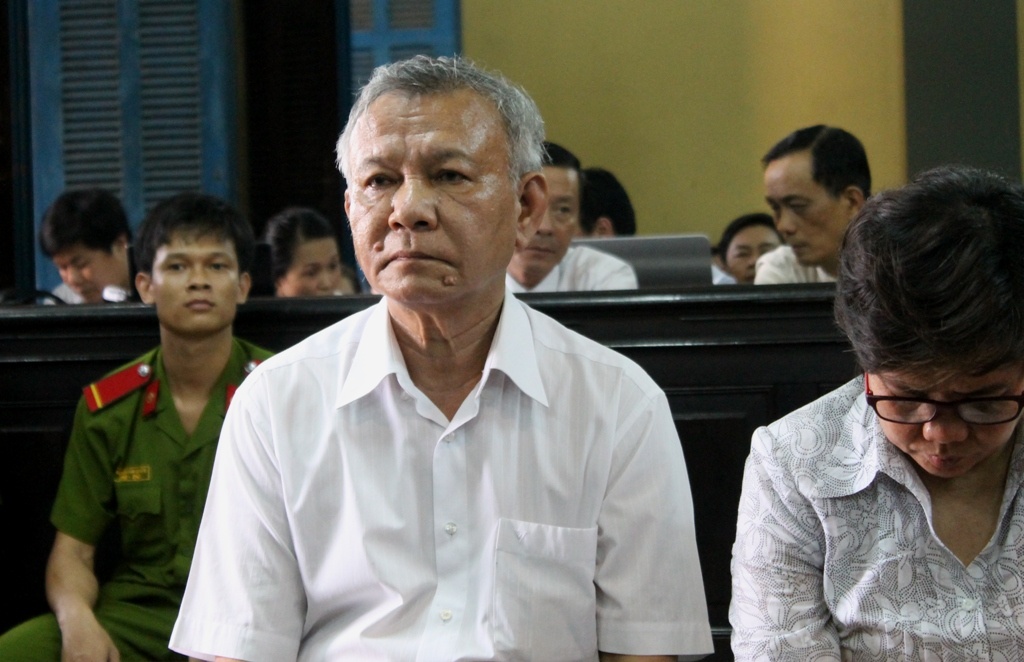 Nguyên Chủ tịch HĐQT kiêm Tổng giám đốc Vifon trước vành móng ngựa.