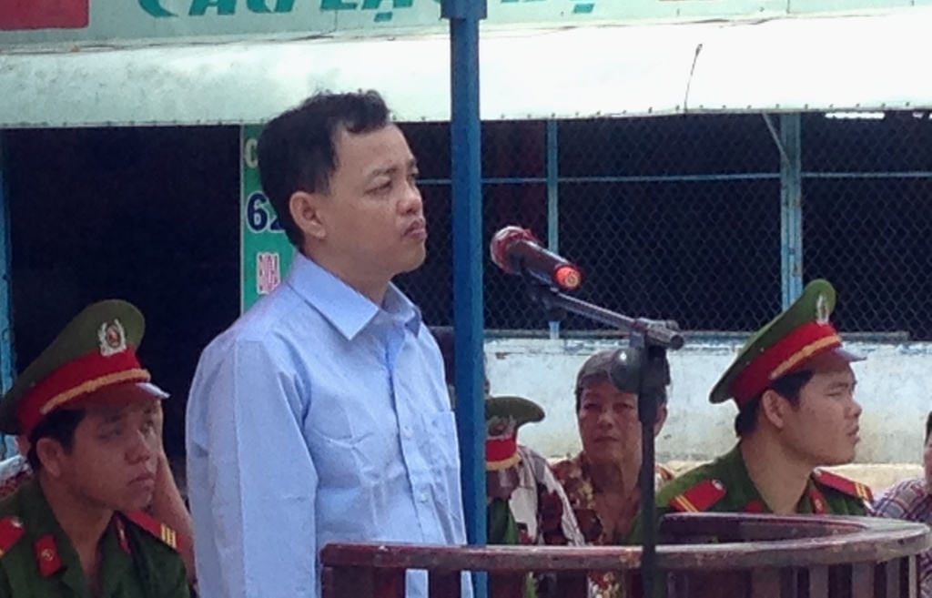 'Mang giup' 2,7 kg heroin, mot Viet kieu lanh an tu hinh hinh anh