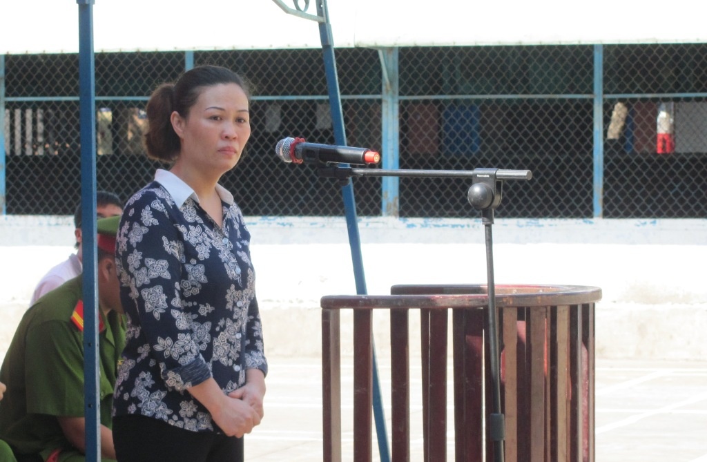 'Nu quai' mang hai lenh truy na van di buon ma tuy hinh anh