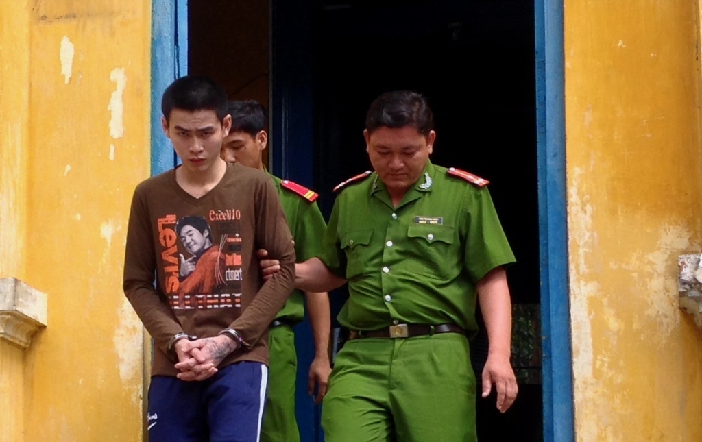 Y an chung than ten con do vo co dam chet can bo xa hinh anh