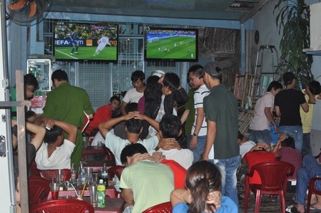 Bay ca do no ro mua World Cup hinh anh