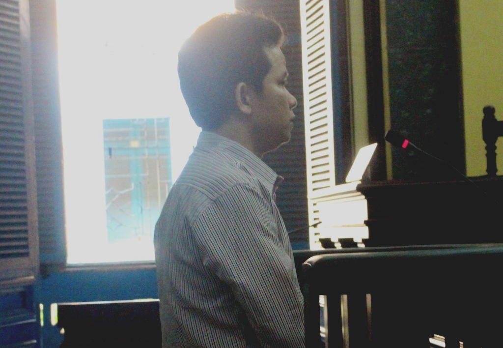 Du nu sinh lop 7 di khach san voi gia 300.000 dong hinh anh