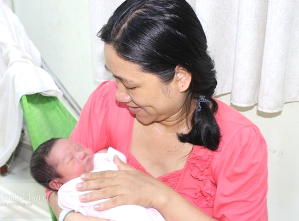 Chị Yến và em bé mới sinh.