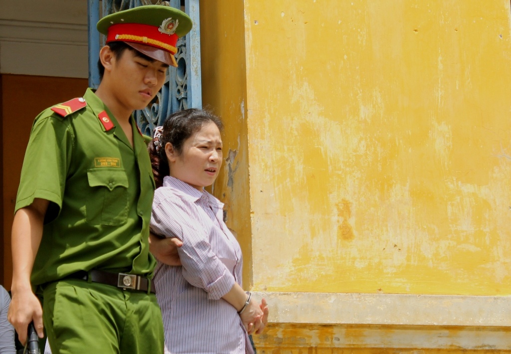 Vì lòng tham, Hồng đã lôi kéo cả chồng và cháu tham gia mua bán ma túy.