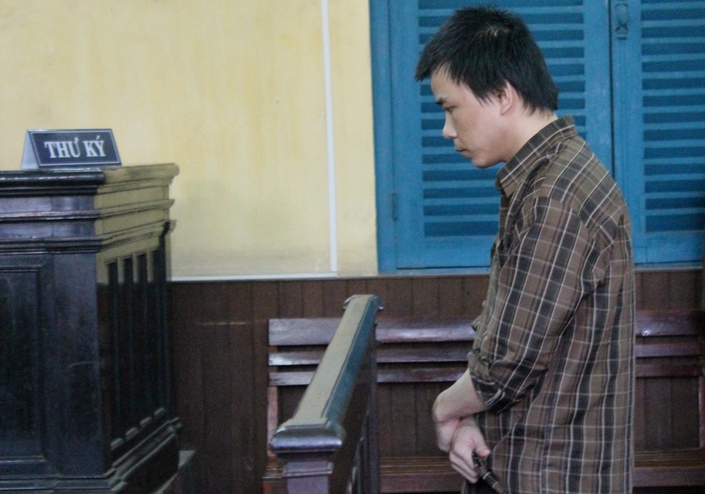 Hung thủ trước vành móng ngựa.