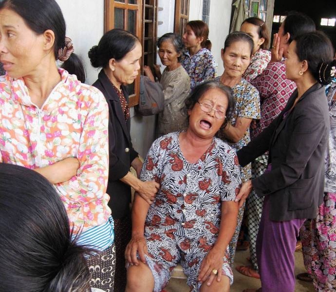 Me con san phu chet bat thuong o BV la do thuyen tac oi? hinh anh