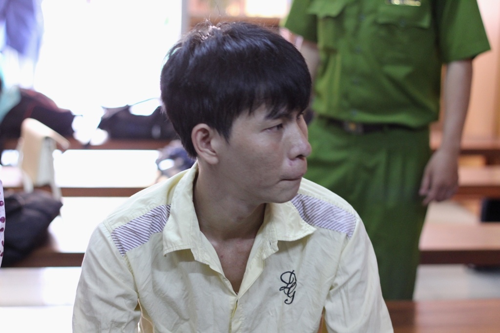 Hen ban gai vao khach san roi doa giet de tong tien hinh anh