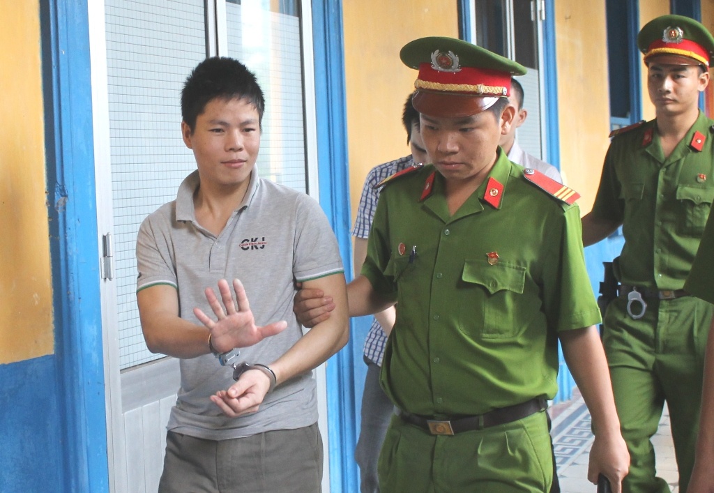 Phan doi cua ke mau lanh cuong sat 4 nguoi trong dem hinh anh