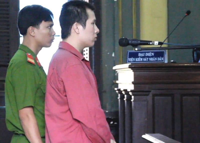 Thanh nien du be gai 13 tuoi chung song nhu vo chong hinh anh