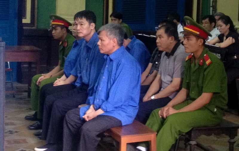 Vua tam thoat an tu hinh lai tiep tuc hau toa hinh anh