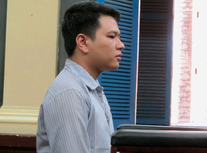 Thanh nien ru nguoi yeu 13 tuoi ve phong tro de 'vui ve' hinh anh