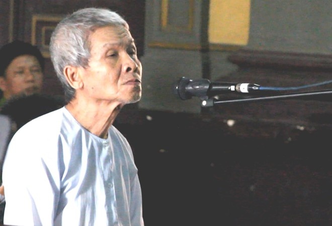 Nhung lao ong 'gan dat xa troi' vao tu vi... noi mau de hinh anh