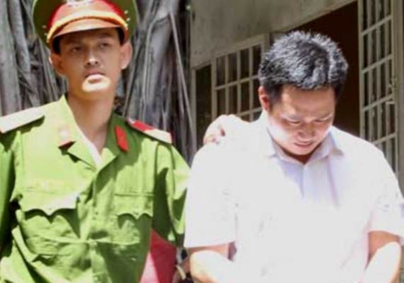 'Quy tu' trom tien, vang cua me sang Campuchia danh bac hinh anh