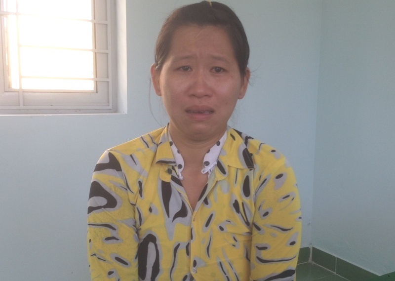 Cương mếu máo khóc tại cơ quan điều tra.