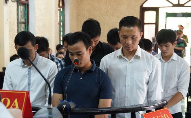 Giay phut toa tuyen an hinh anh