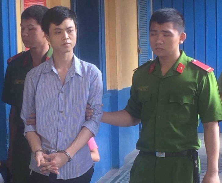 Giet nguoi yeu tren pho vi doi chia tay hinh anh