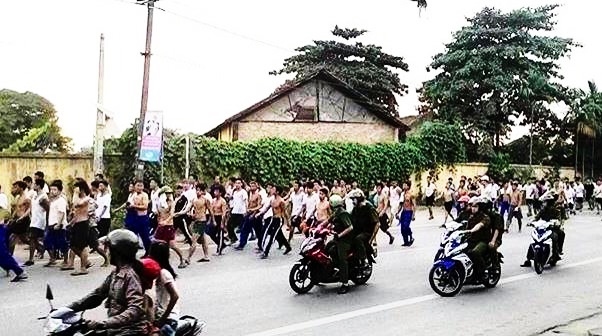 Hang tram hoc vien cai nghien pha trai bo tron hinh anh