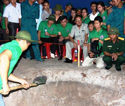 Mo rong dieu tra vu 'cau Thuy' lam gia hai cot liet si hinh anh