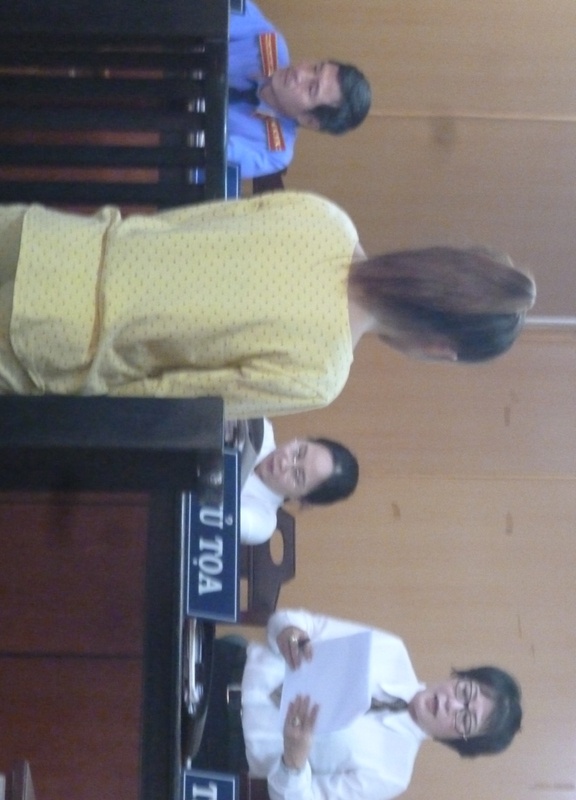 Thai phu 16 tuoi gio tro cuop giat tren pho hinh anh