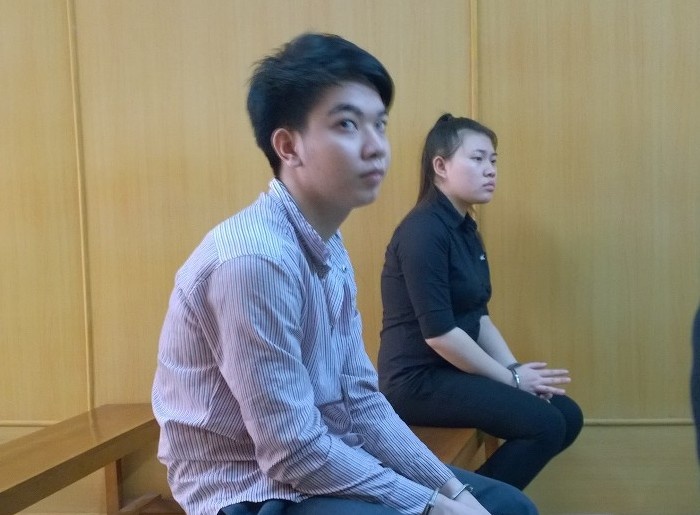 Đôi tình nhân tại tòa phúc thẩm.