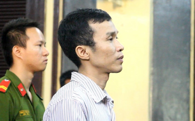Cam dien vao nguoi tu tu sau khi bop co vo den chet hinh anh