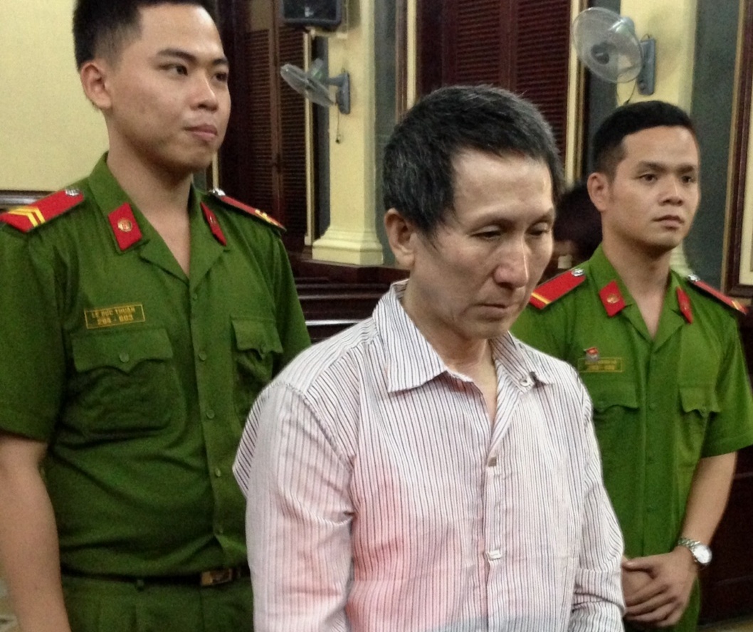 Nuoc mat hoi han cua ke de goi len mat con 4 tuoi den chet hinh anh