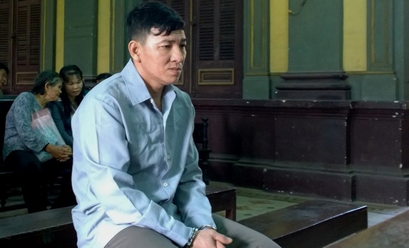 Hung thủ trước vành móng ngựa.