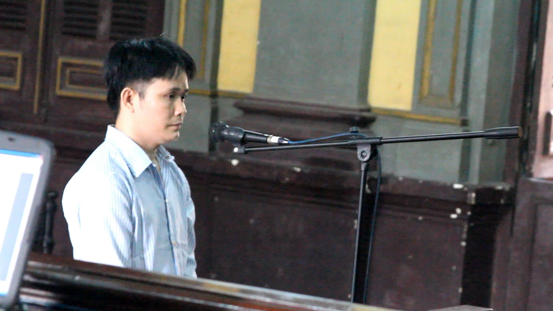 Hung thủ trước vành móng ngựa.