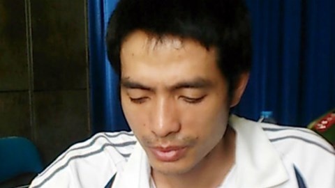Ghen voi... Facebook, chong sat hai vo va con gai hinh anh