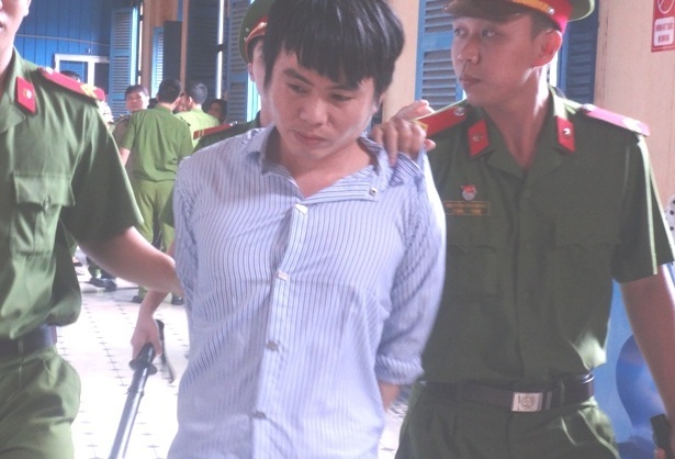 Me doi chet khi con bi tang an len tu chung than hinh anh