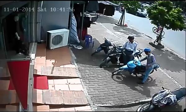 Clip ten trom chay toan loan sau khi lay xe SH bat thanh hinh anh