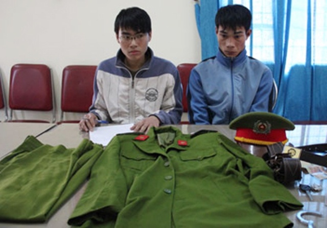 Hai anh em gia cong an lua dao 200 trieu dong hinh anh