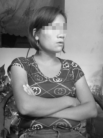 Mẹ nạn nhân đang nói chuyện với PV.