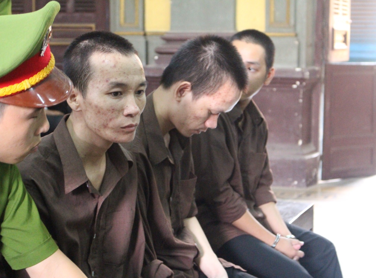 Y an tu hinh ke dung dao sat hai chang trai 20 tuoi hinh anh